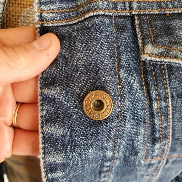 Gap Denim Jacket   Medium. - Picture 6 of 9